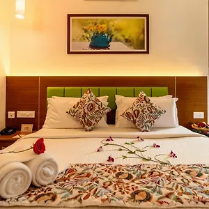 Resort The Leaf *****